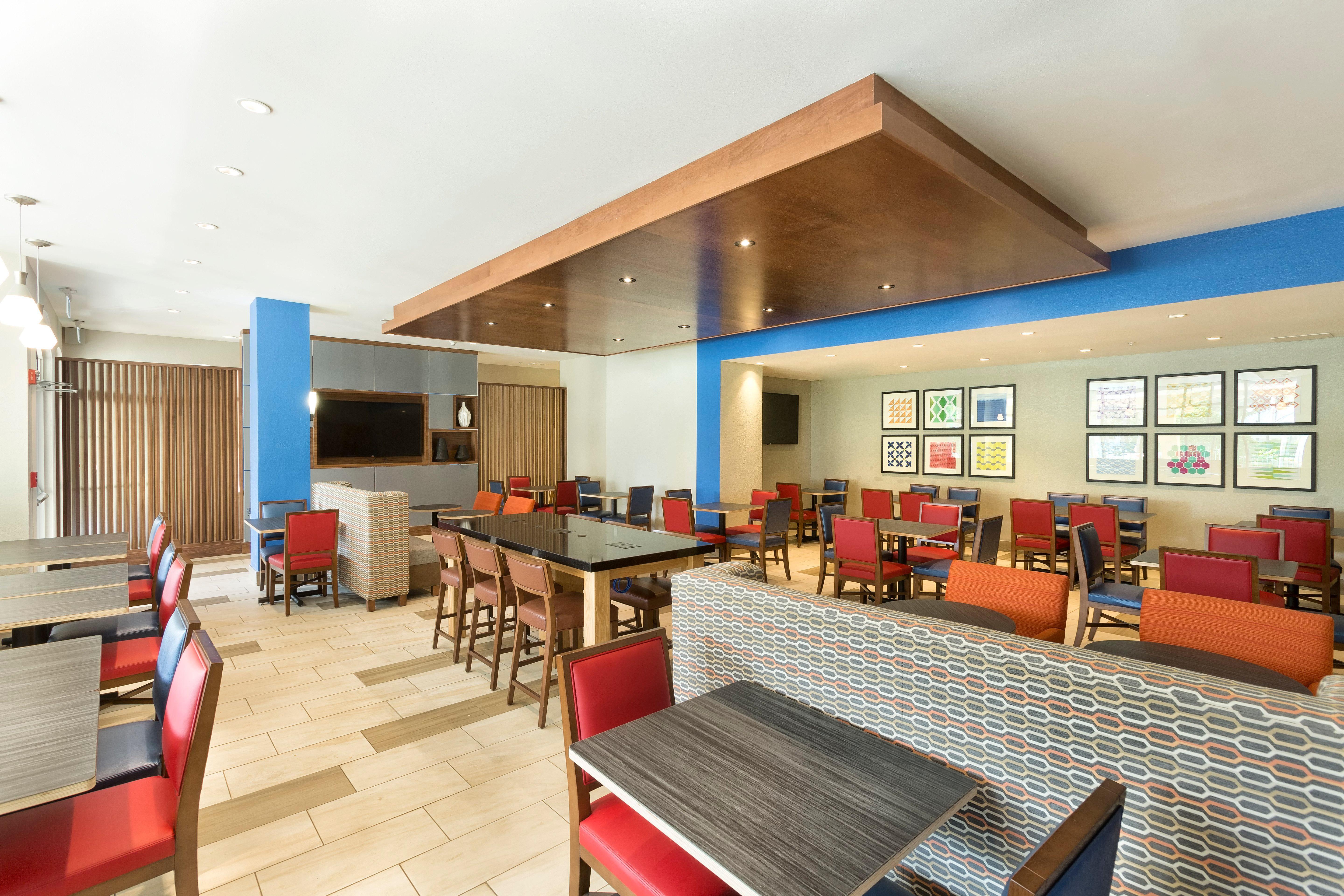 Holiday Inn Express & Suites S Lake Buena Vista By Ihg Kissimmee Exterior photo