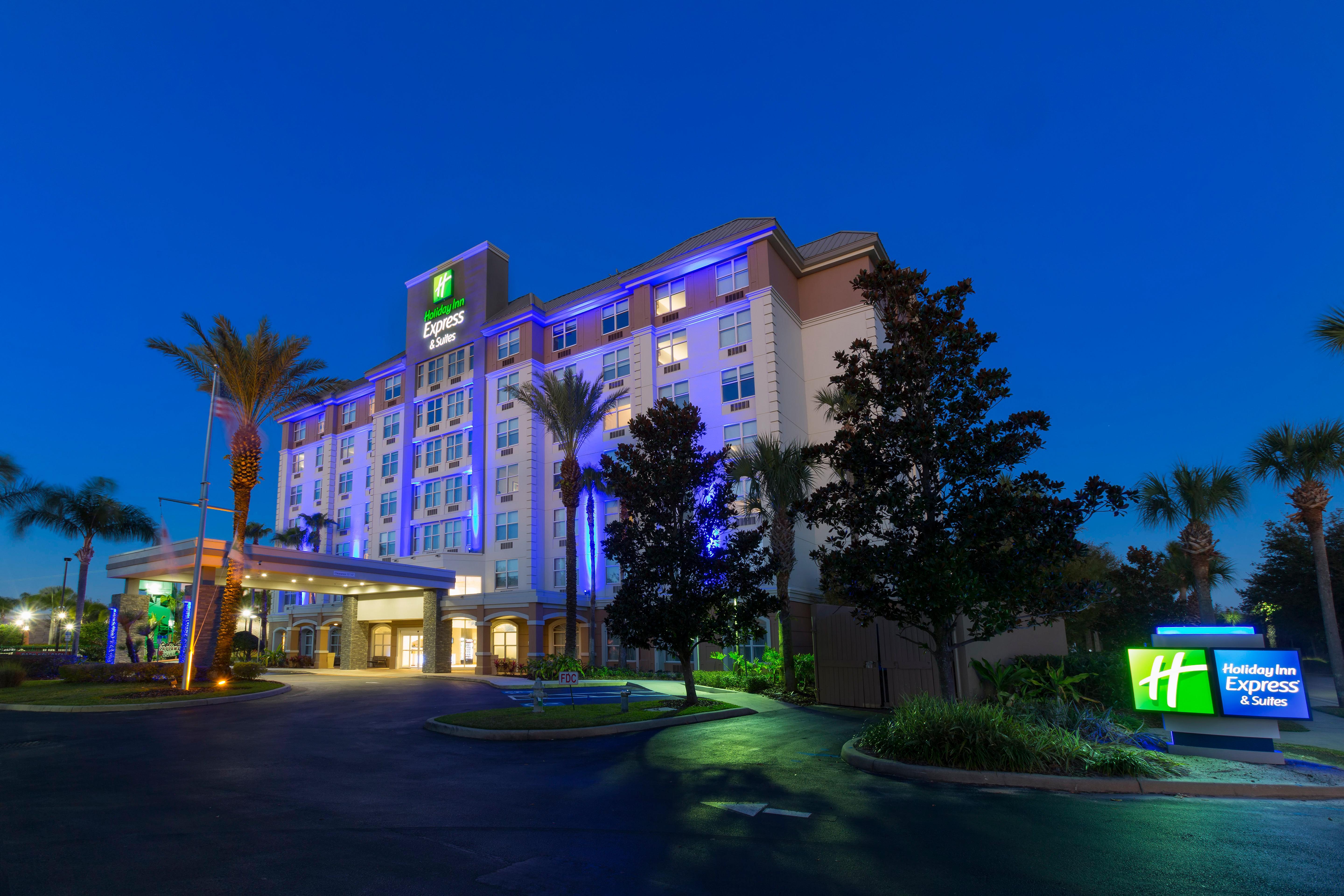 Holiday Inn Express & Suites S Lake Buena Vista By Ihg Kissimmee Exterior photo