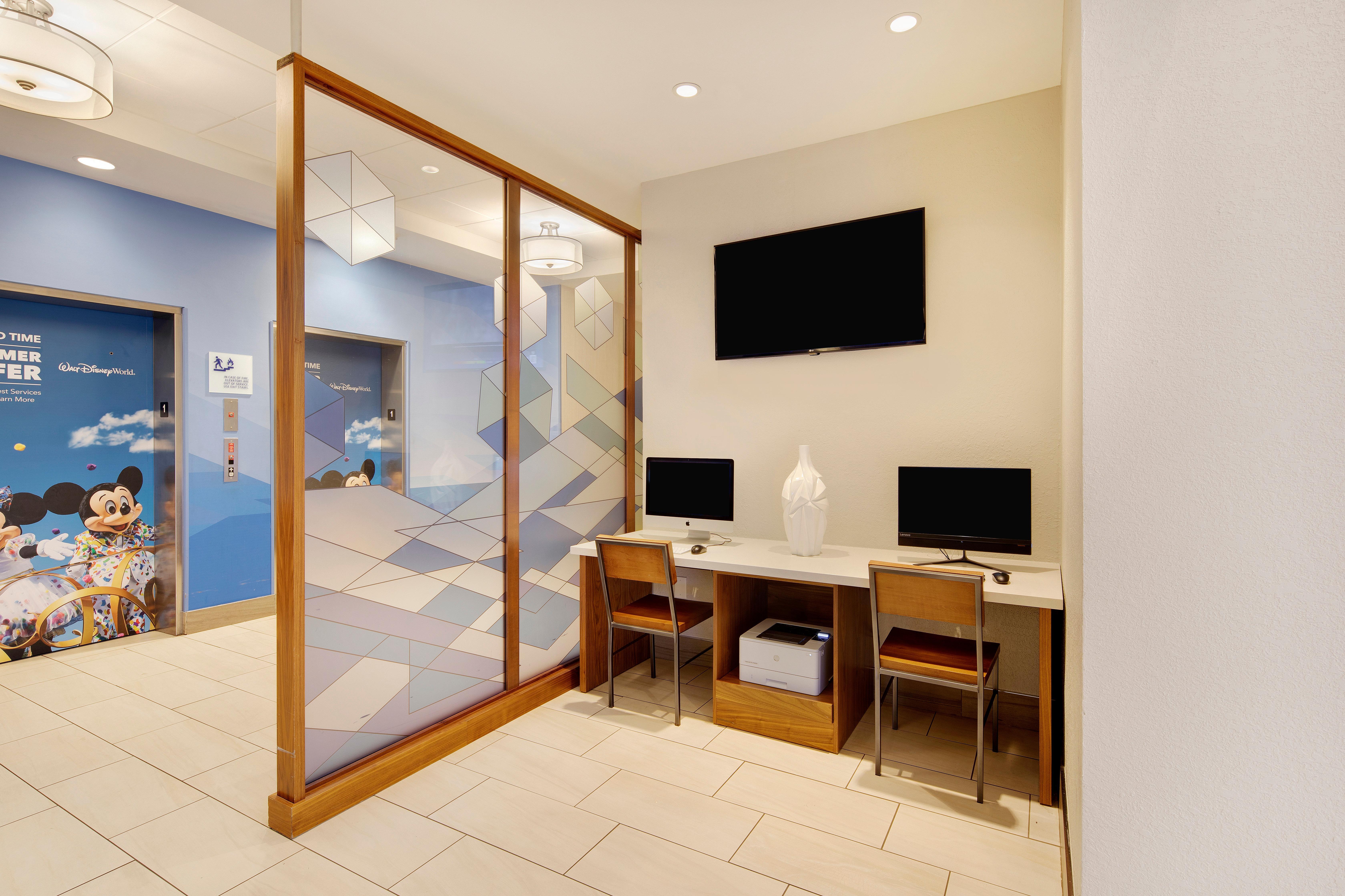 Holiday Inn Express & Suites S Lake Buena Vista By Ihg Kissimmee Exterior photo
