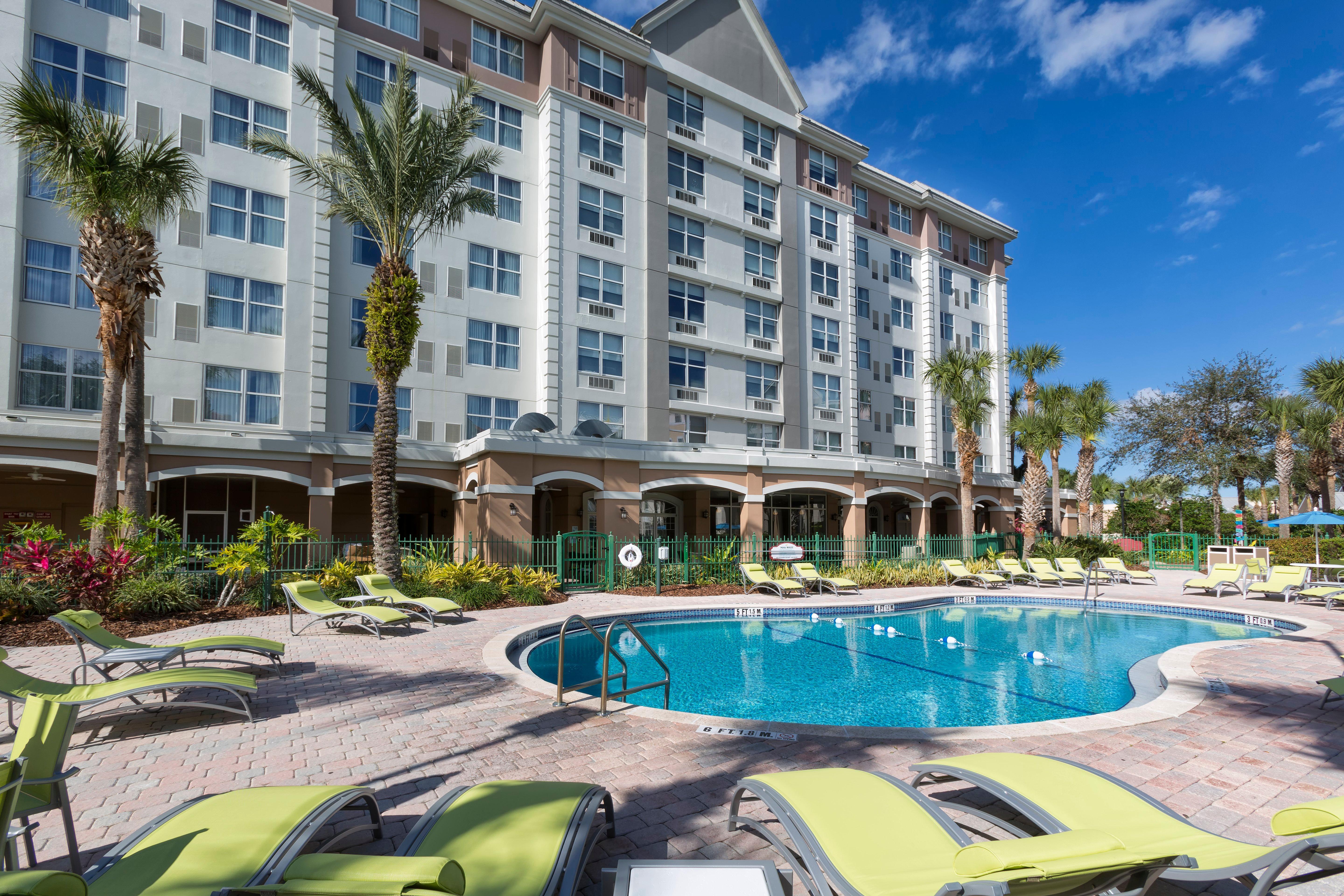 Holiday Inn Express & Suites S Lake Buena Vista By Ihg Kissimmee Exterior photo